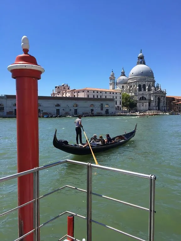Ca' Del Mariner Apartment With Terrace Venice 0*,  Italy
